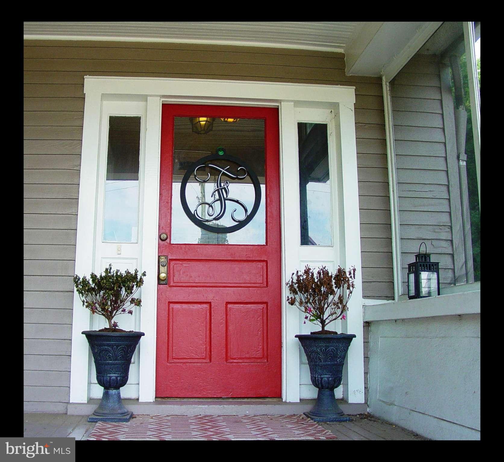 1508 Russell Road Alexandria, VA 22301 - Photo 2 of 17 Exterior (Front)
