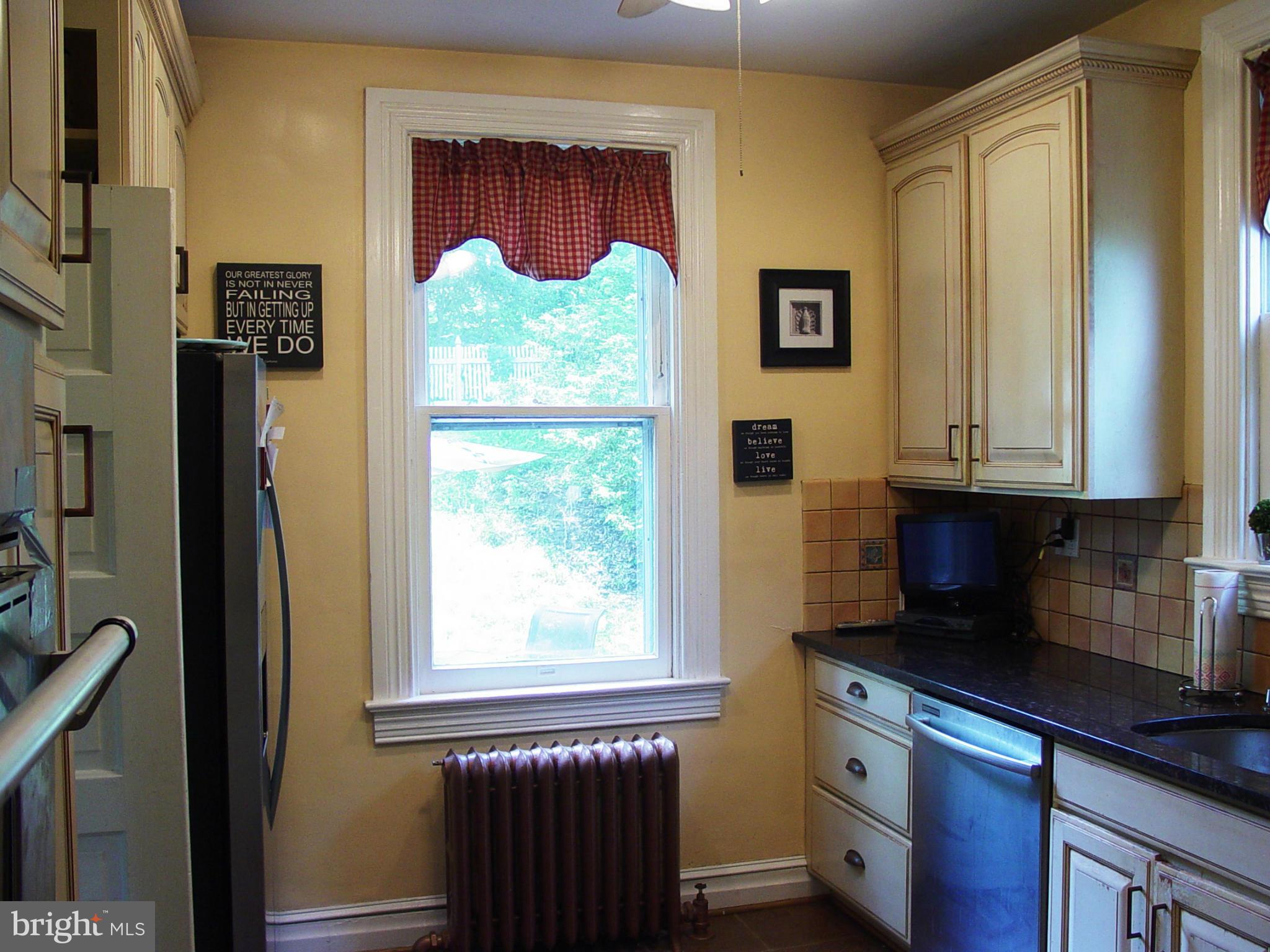 1508 Russell Road Alexandria, VA 22301 - Photo 7 of 17 Kitchen w/granite & stainless