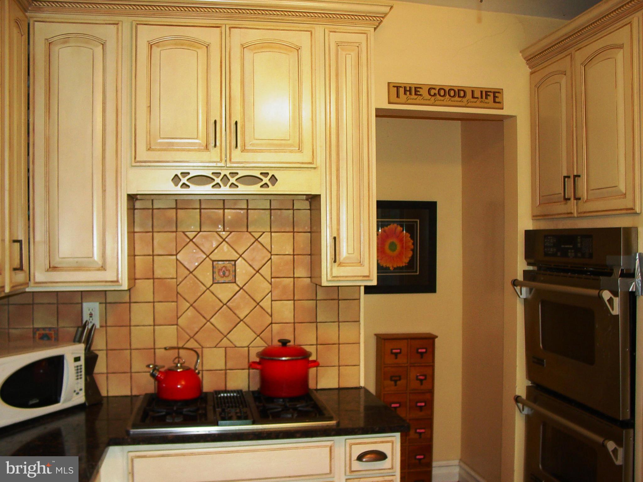 1508 Russell Road Alexandria, VA 22301 - Photo 8 of 17 Kitchen