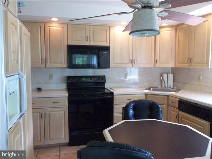 5200 Reservation Road Drexel Hill, PA 19026 - Photo 9 of 25 Kitchen