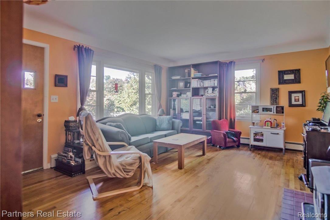 7273 Hamburg Road Brighton, MI 48116 - Photo 23 of 34 DSC01846-Blended.JPG