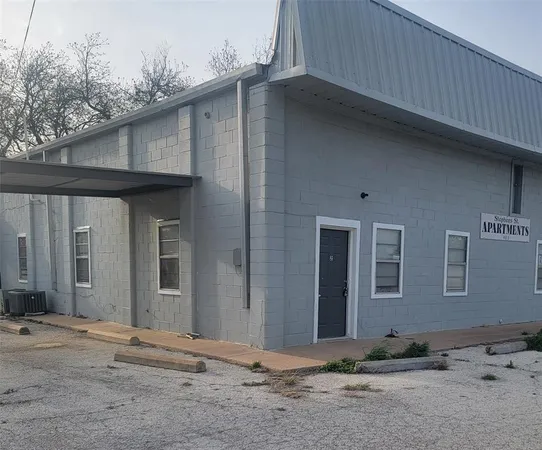 $750 | 402 Stephens Street, Unit 2, Clyde, TX 79510