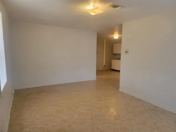 $750 | 402 Stephens Street, Unit 2, Clyde, TX 79510