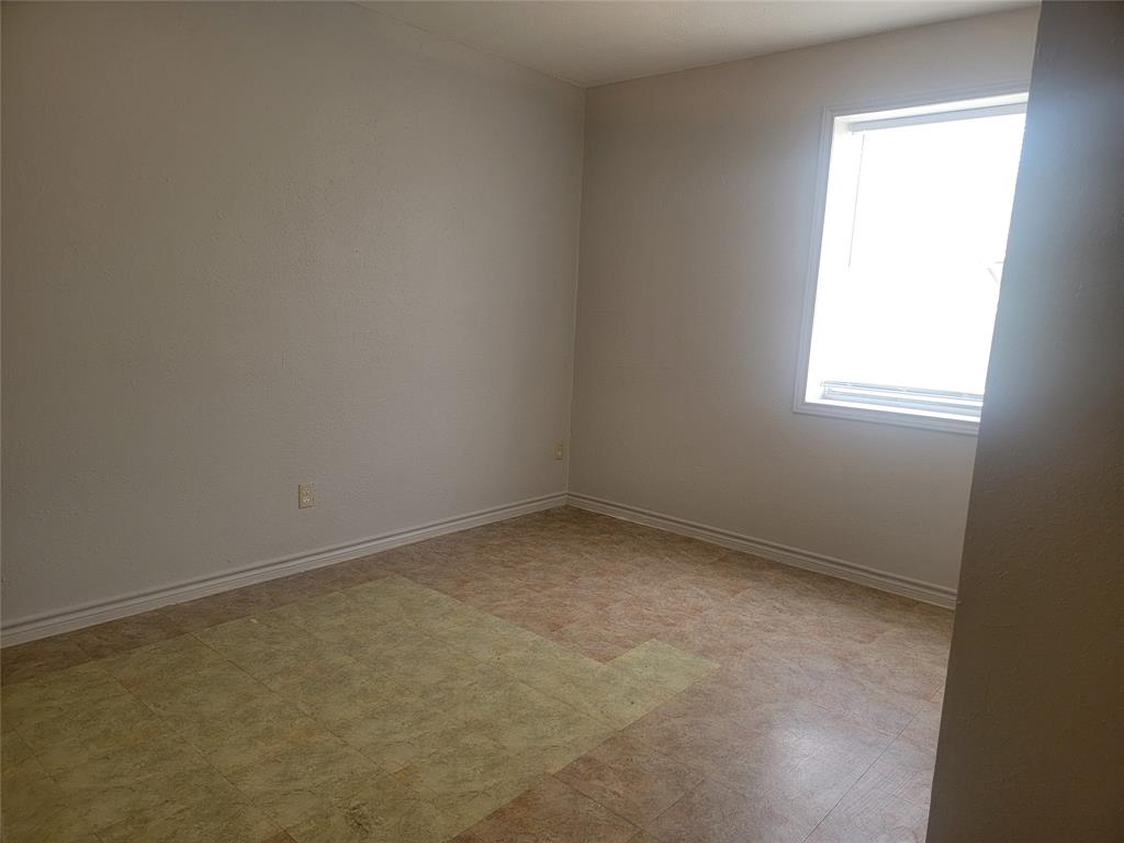 402 Stephens Street, Unit 2 Clyde, TX 79510 - Photo 3 of 5