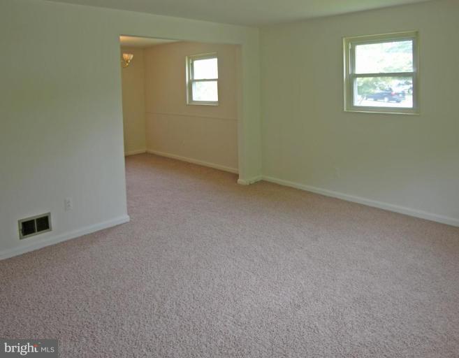 10804 Breewood Road Silver Spring, MD 20901 - Photo 4 of 7 Living Room #2