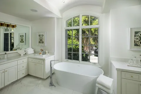 $10,995,000 | 27210 Ohlone Lane, Los Altos Hills, CA 94022