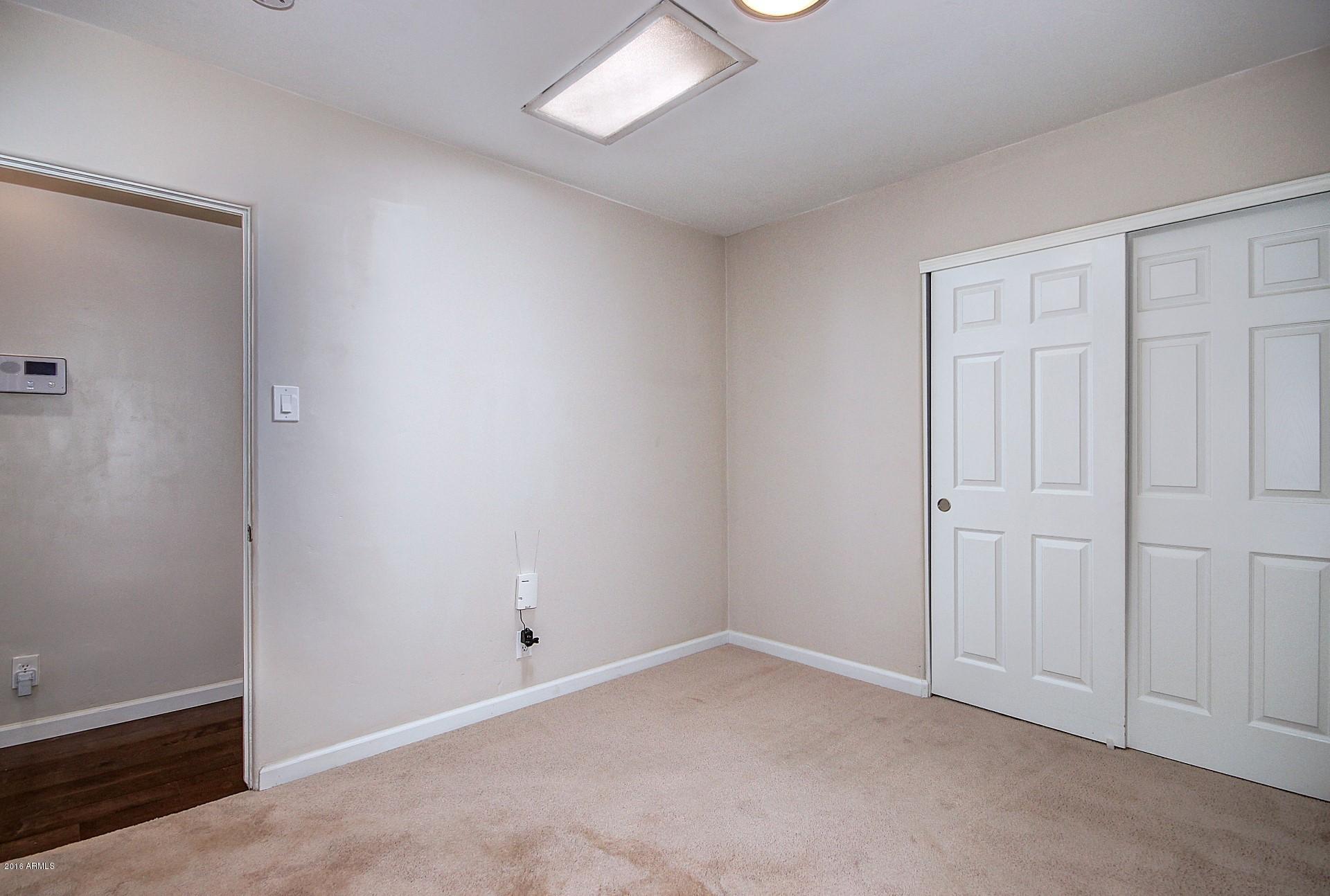 2906 East Cheery Lynn Road Phoenix, AZ 85016 - Photo 16 of 27 016_DenSitting Area