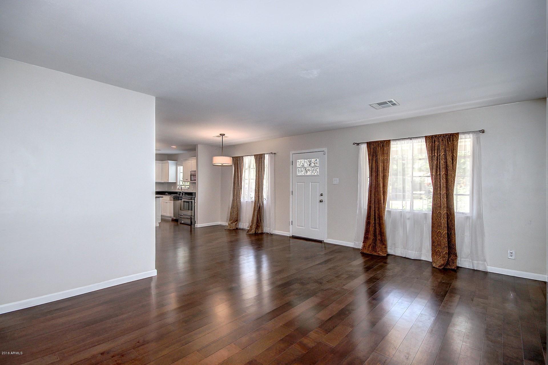 2906 East Cheery Lynn Road Phoenix, AZ 85016 - Photo 5 of 27 005_Living & Dining Room