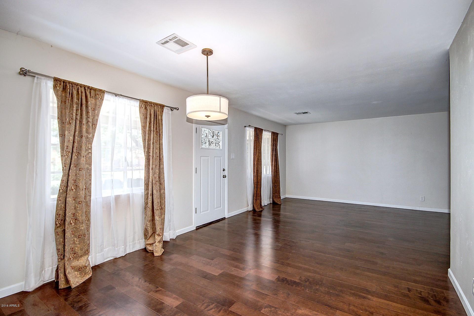 2906 East Cheery Lynn Road Phoenix, AZ 85016 - Photo 6 of 27 006_Dining & Living Room