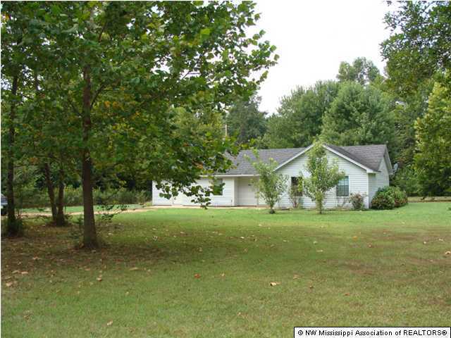 4055 Marshall County Line Road Byhalia, MS 38611 - Photo 1 of 9 Primary Photo