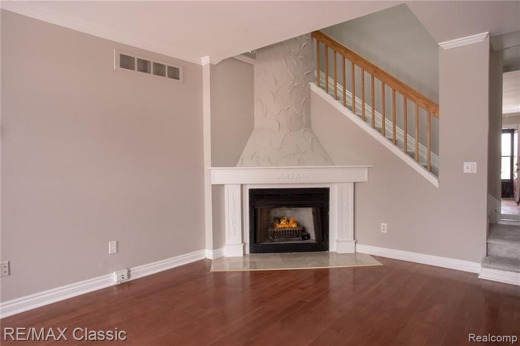 22130 Edgewater Novi, MI 48375 - Photo 3 of 22