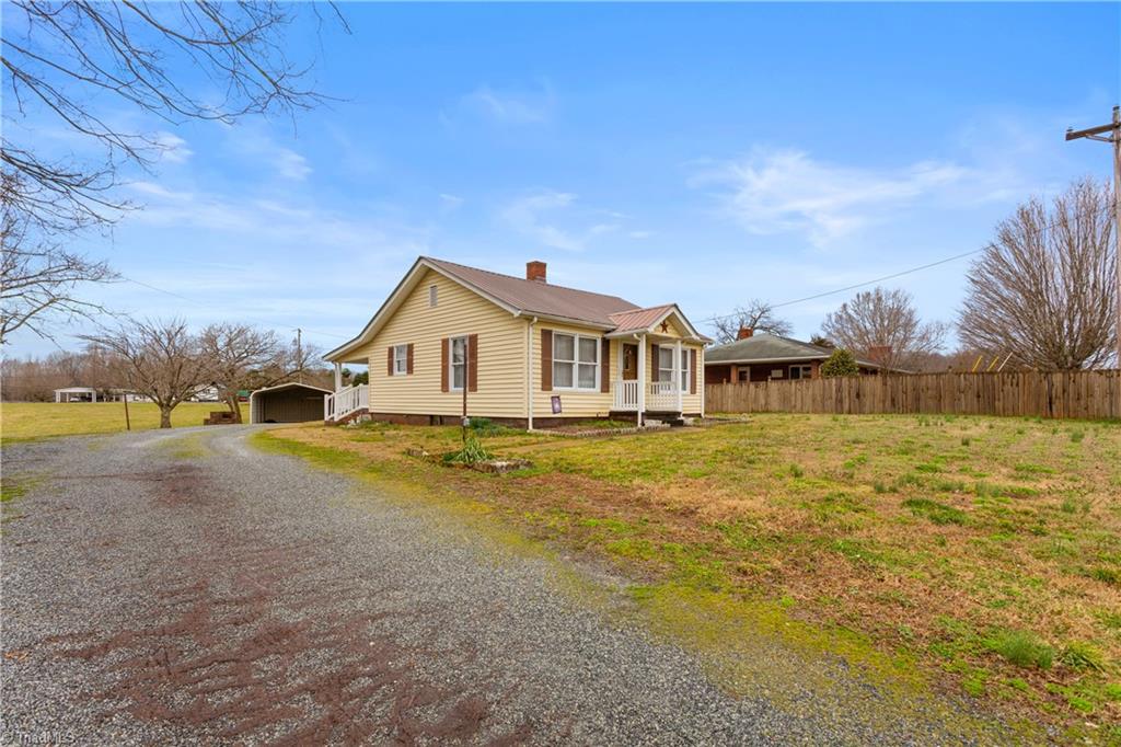 4027 Ridge Road Lexington, NC 27295 - Photo 2 of 30 Gallery Image 2
