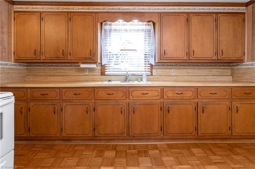 4027 Ridge Road Lexington, NC 27295 - Photo 11 of 30 Gallery Image 11