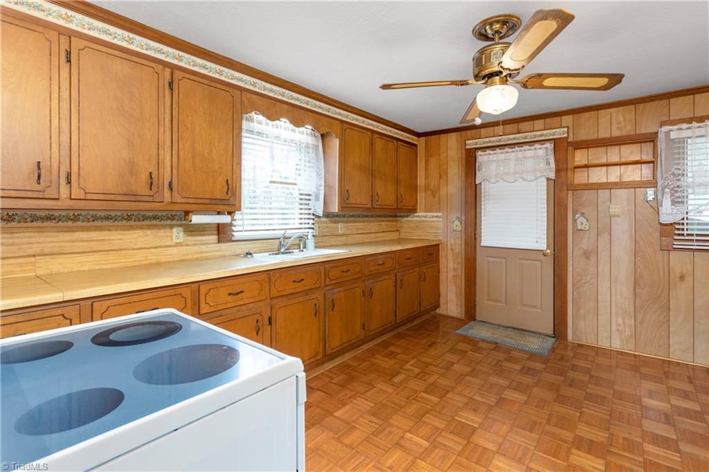 4027 Ridge Road Lexington, NC 27295 - Photo 12 of 30 Gallery Image 12