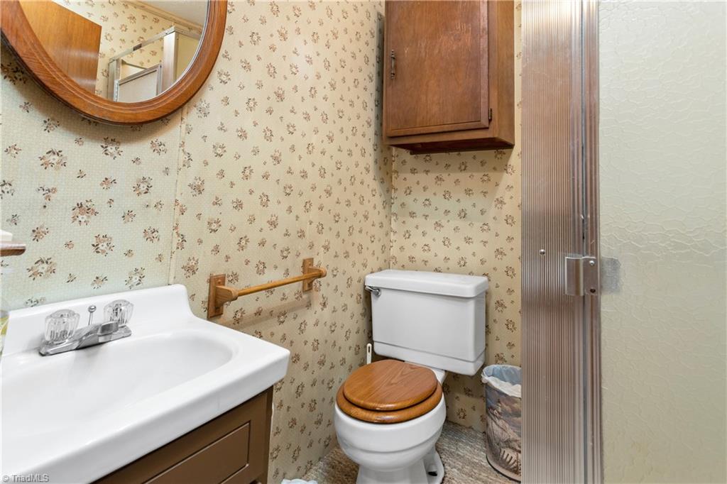 4027 Ridge Road Lexington, NC 27295 - Photo 16 of 30 Gallery Image 16