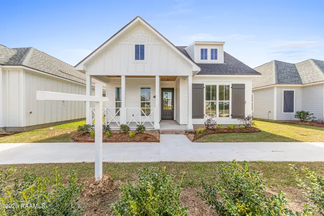 $345,500 | 707 Iberia Street, Youngsville, LA 70592