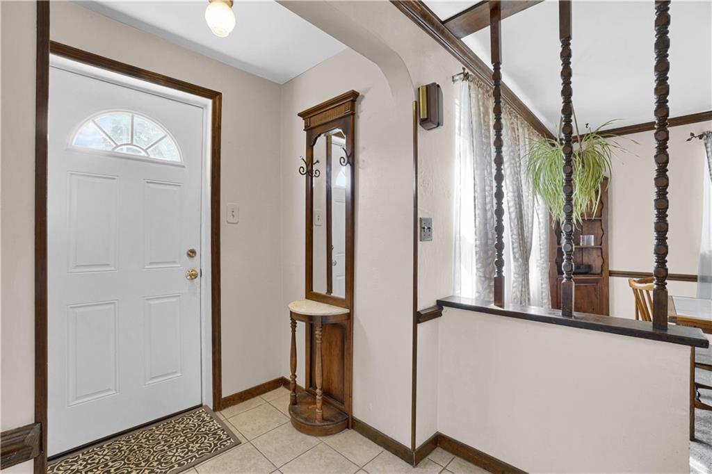 349 Rockhill Road Pittsburgh, PA 15243 - Photo 4 of 25