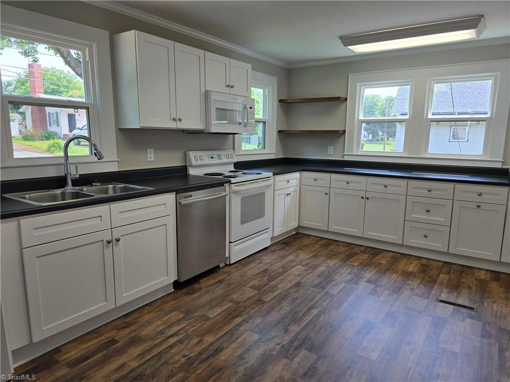 198 Spring Street Mocksville, NC 27028 - Photo 8 of 22