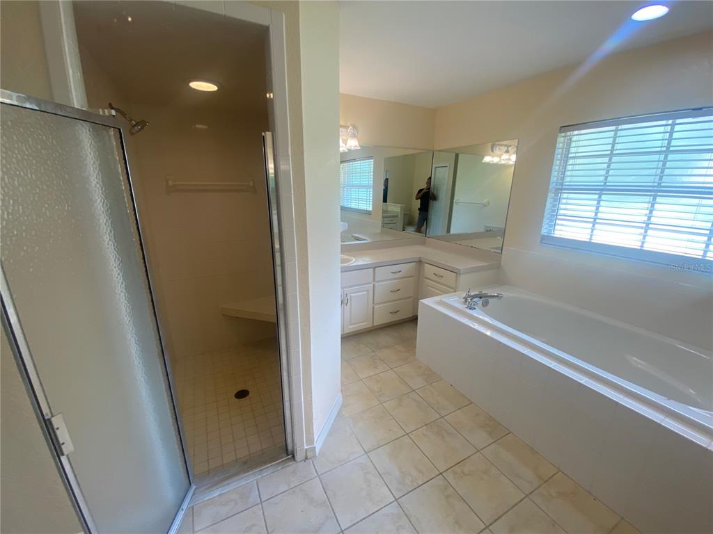 910 Walk In Water Road Lake Wales, FL 33898 - Photo 17 of 29 MASTER BATH