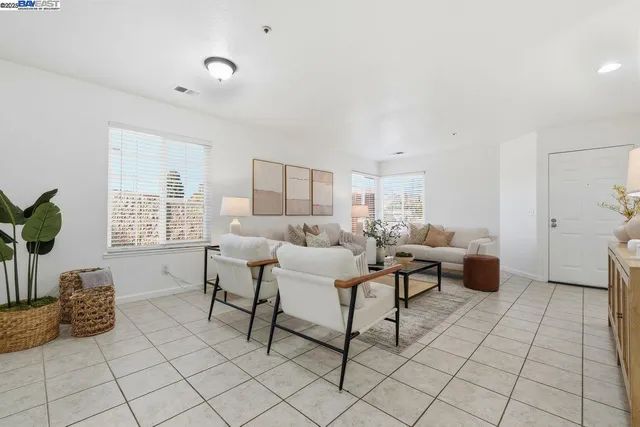 $920,000 | 33601 11th Street, Union City, CA 94587