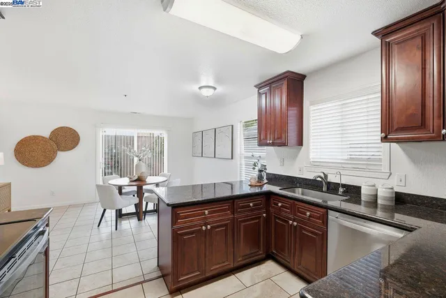 $920,000 | 33601 11th Street, Union City, CA 94587