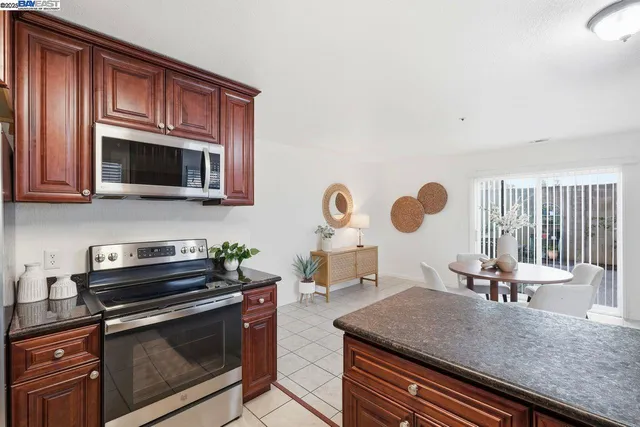 $920,000 | 33601 11th Street, Union City, CA 94587