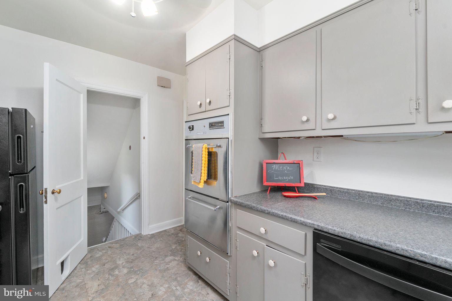 729 Manchester Road Baltimore, MD 21229 - Photo 14 of 41