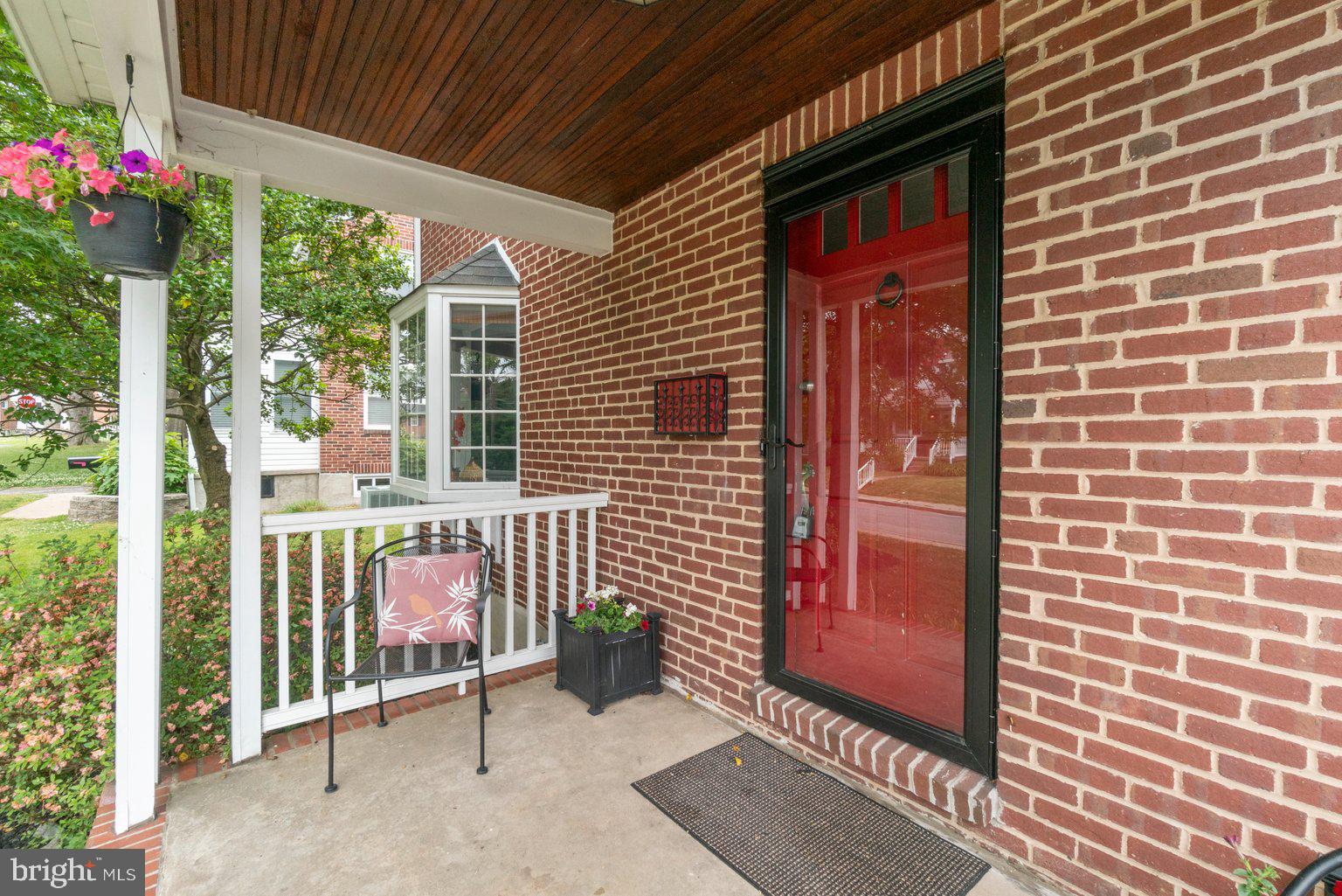 729 Manchester Road Baltimore, MD 21229 - Photo 3 of 41