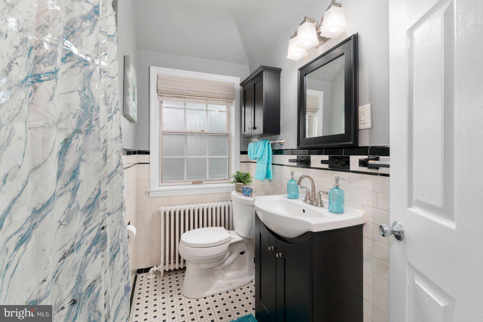 729 Manchester Road Baltimore, MD 21229 - Photo 21 of 41 full bath upper level