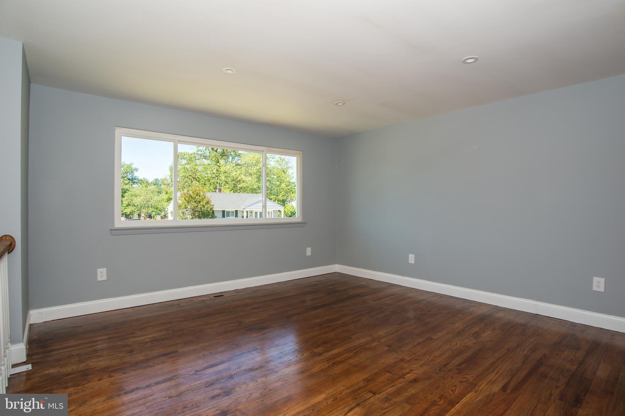 3917 Sadie Road Randallstown, MD 21133 - Photo 10 of 39 Living Room