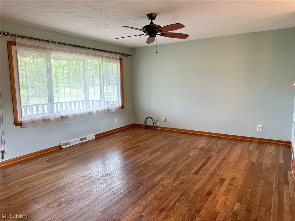 8914 North Brown Road Chardon, OH 44024 - Photo 5 of 23 Gallery Image 5