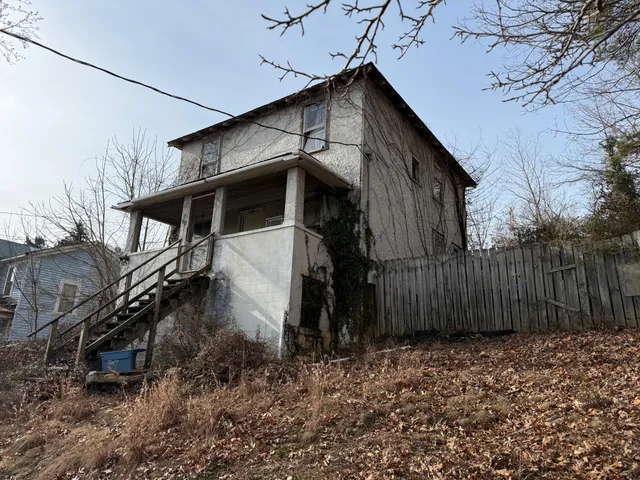 $33,750 | 829 Brussels Avenue, Clifton Forge, VA 24422