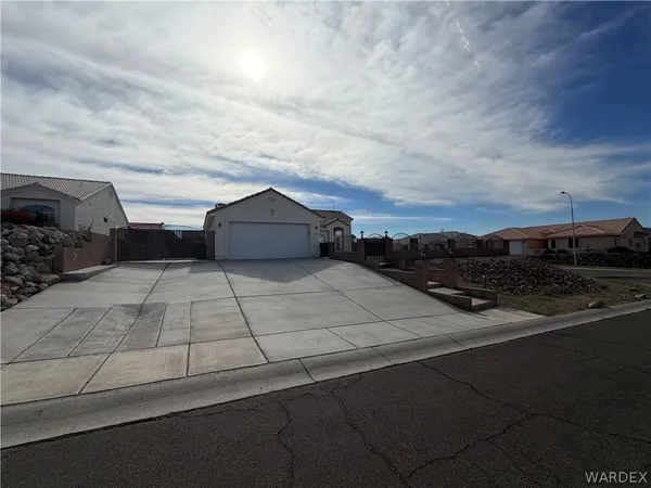 $2,000 | 2416 North Ridge Avenue, Bullhead City, AZ 86429