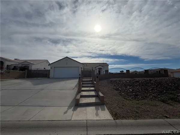 $2,000 | 2416 North Ridge Avenue, Bullhead City, AZ 86429