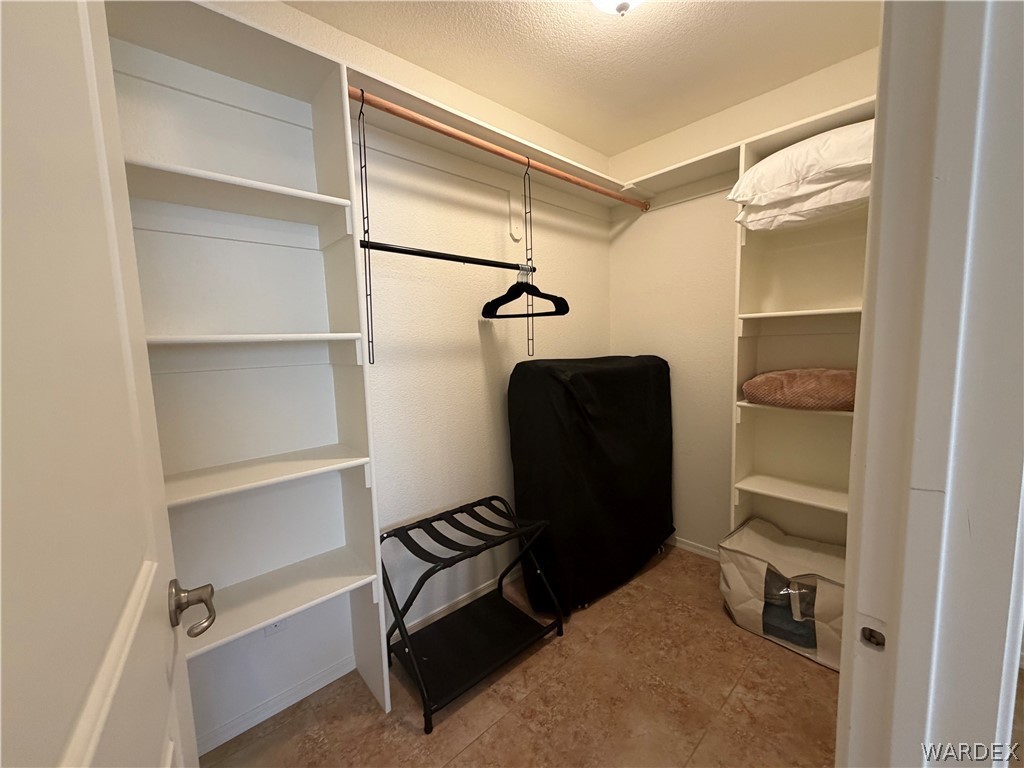2416 North Ridge Avenue Bullhead City, AZ 86429 - Photo 22 of 33 View of walk in closet