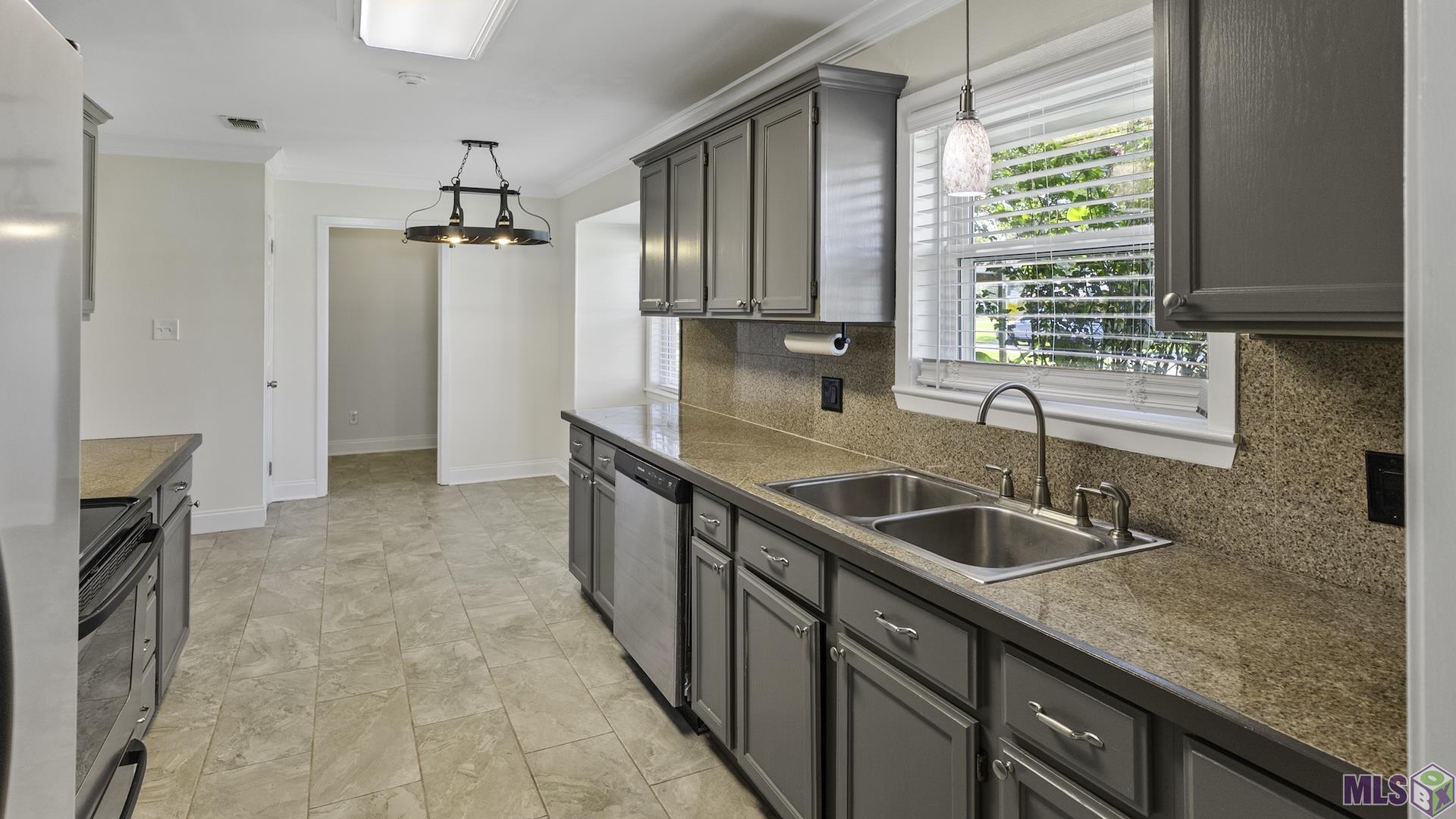 14430 Roddy Road Gonzales, LA 70737 - Photo 3 of 30