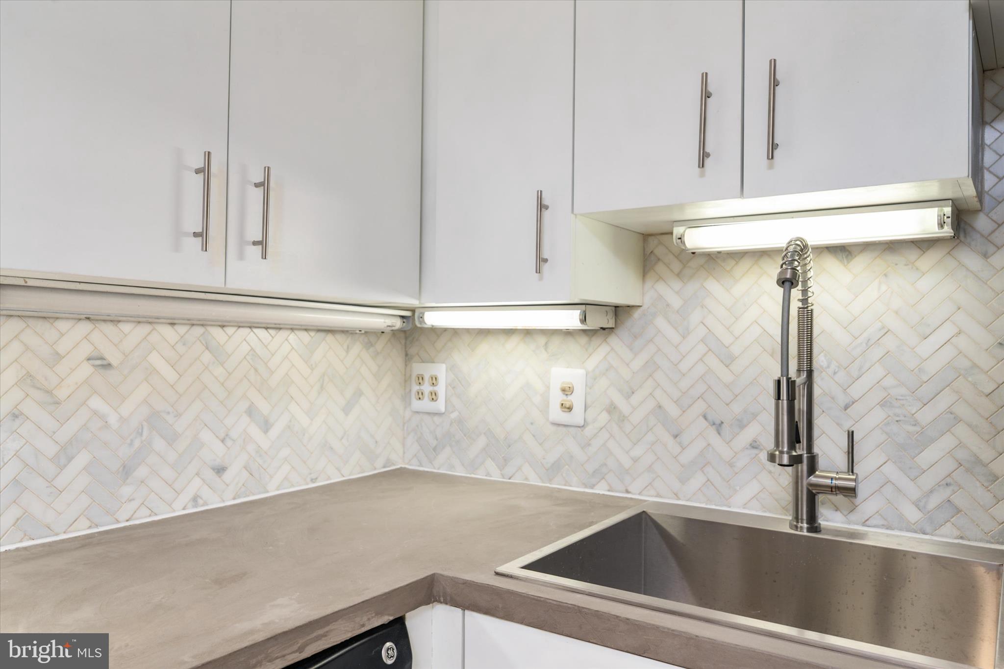 28 Allegheny Avenue, Unit 2710 Towson, MD 21204 - Photo 13 of 40 a view of a kitchen sink