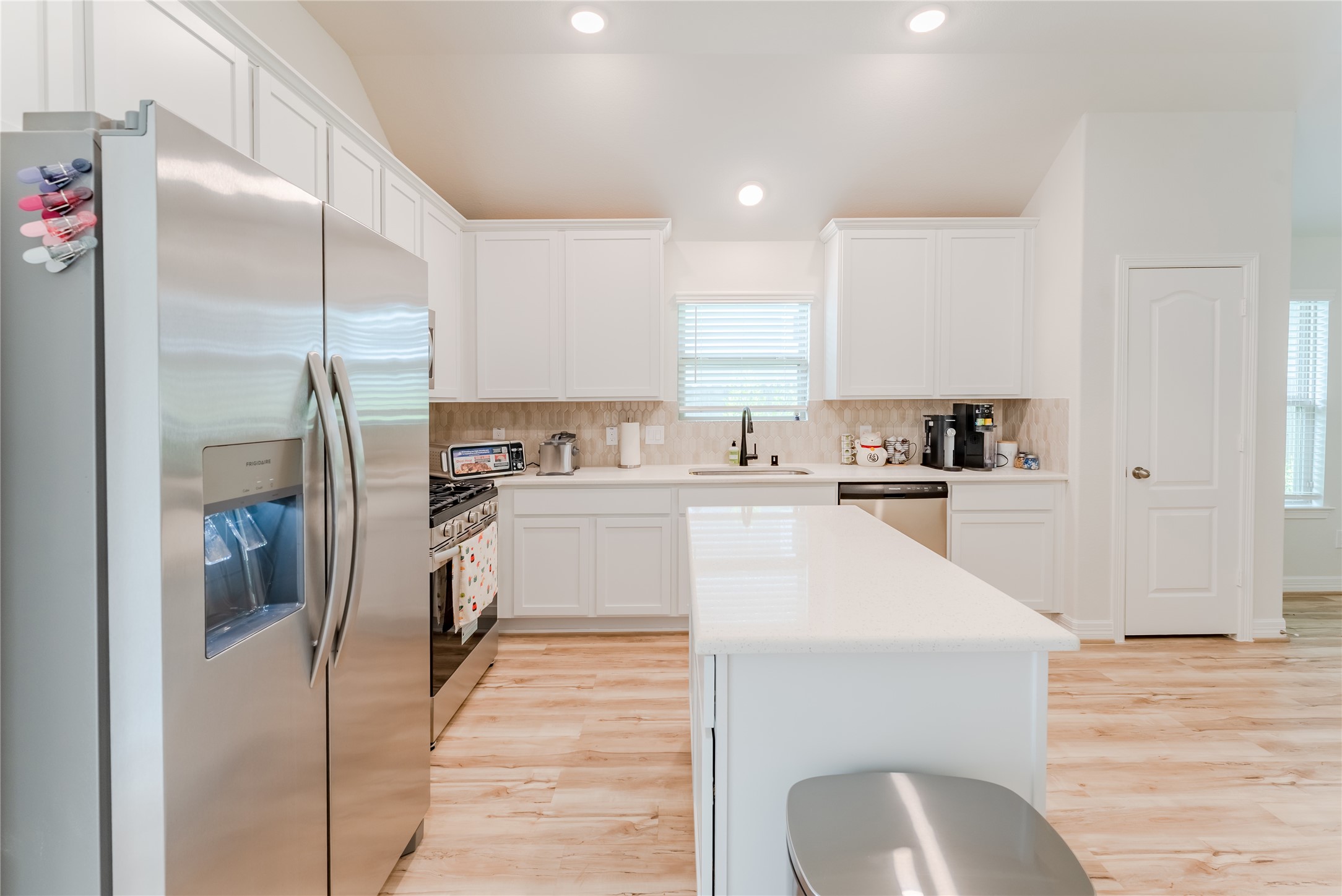 8439 Red Shiner Way Fulshear, TX 77441 - Photo 10 of 26 Kitchen