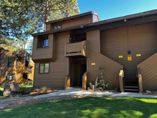 $499,000 | 2 Arrowhead Drive, Unit 27, Mammoth Lakes, CA 93546