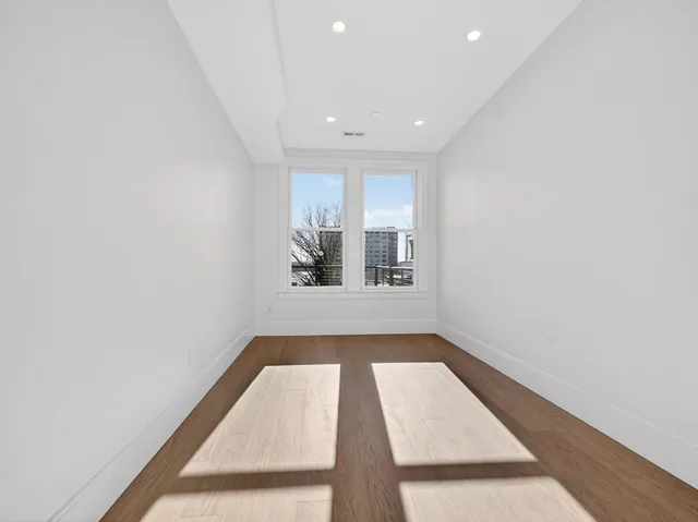 $1,459,000 | 427 East 6th Street, Unit 3, Boston, MA 02127