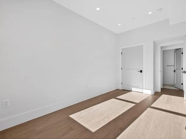 $1,459,000 | 427 East 6th Street, Unit 3, Boston, MA 02127