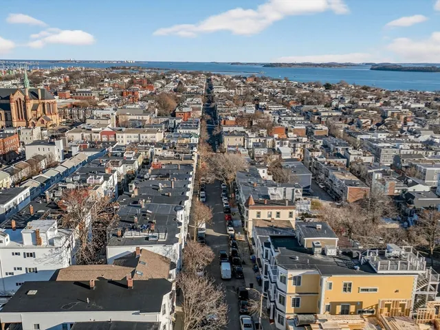 $1,459,000 | 427 East 6th Street, Unit 3, Boston, MA 02127