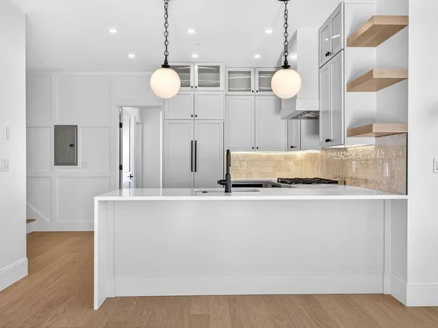 $1,459,000 | 427 East 6th Street, Unit 3, Boston, MA 02127