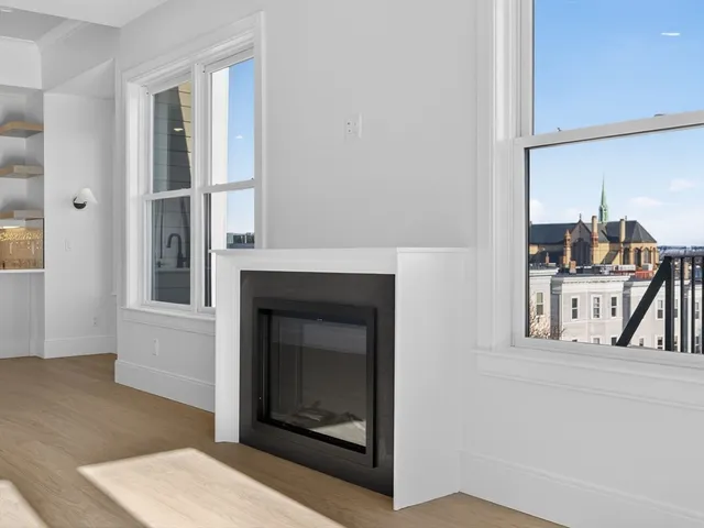 $1,459,000 | 427 East 6th Street, Unit 3, Boston, MA 02127