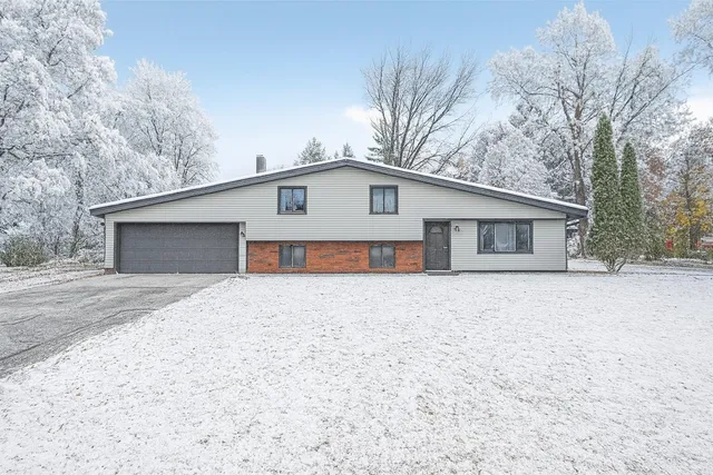 $290,000 | 2921 67th Street South, Wisconsin Rapids, WI 54494