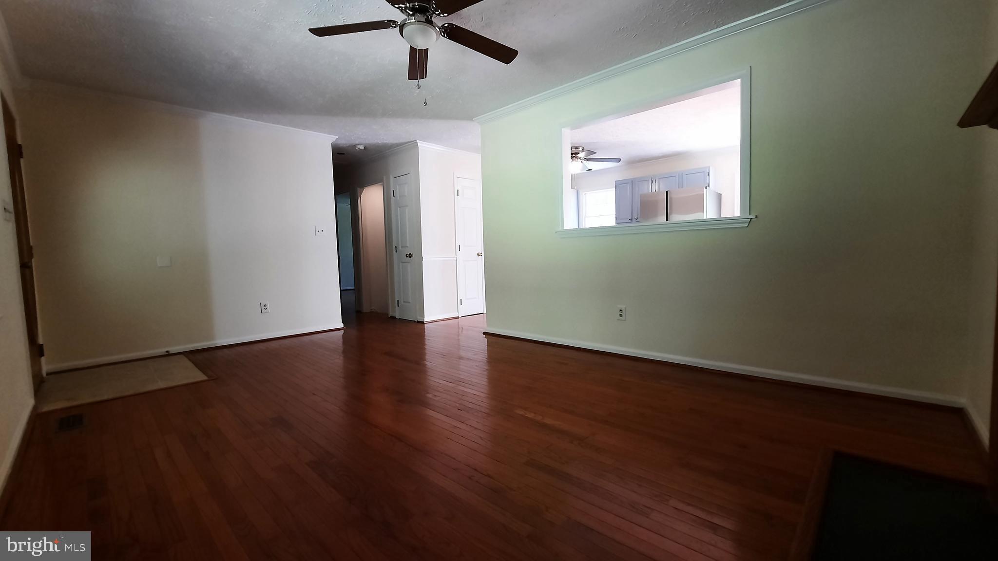 317 Long View Road Linden, VA 22642 - Photo 5 of 43 Living Room