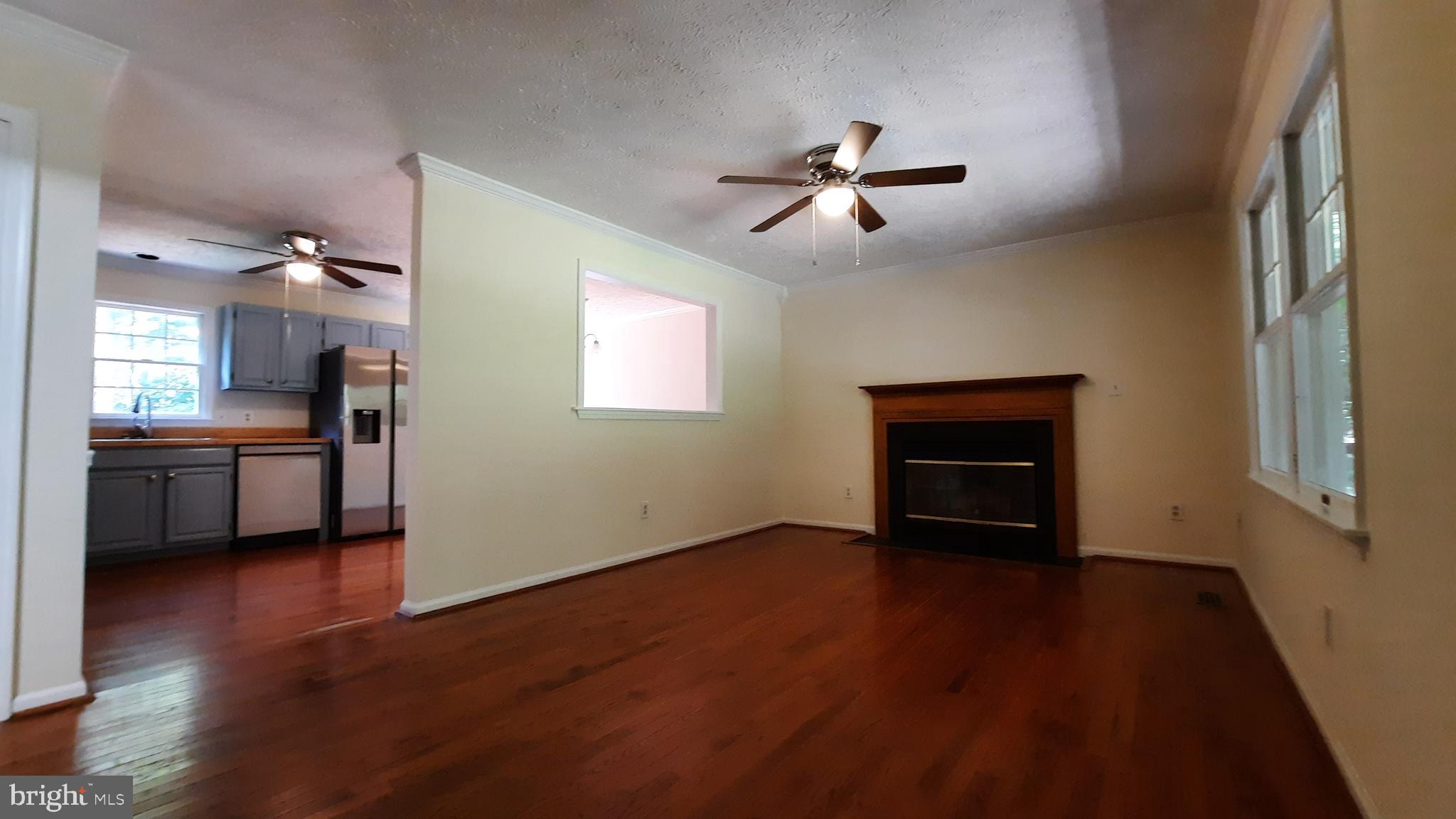 317 Long View Road Linden, VA 22642 - Photo 6 of 43 Living Room