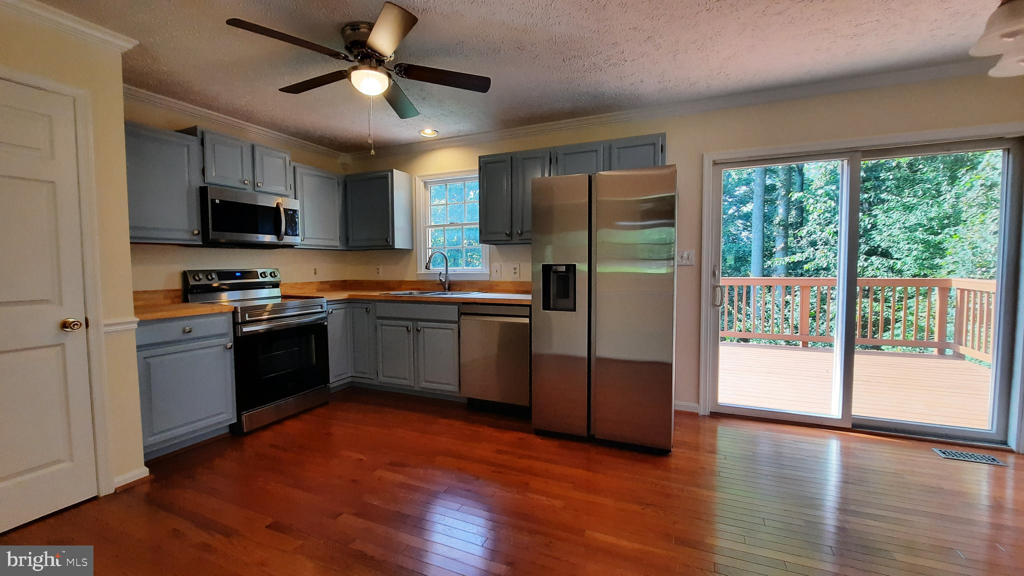 317 Long View Road Linden, VA 22642 - Photo 7 of 43 Kitchen
