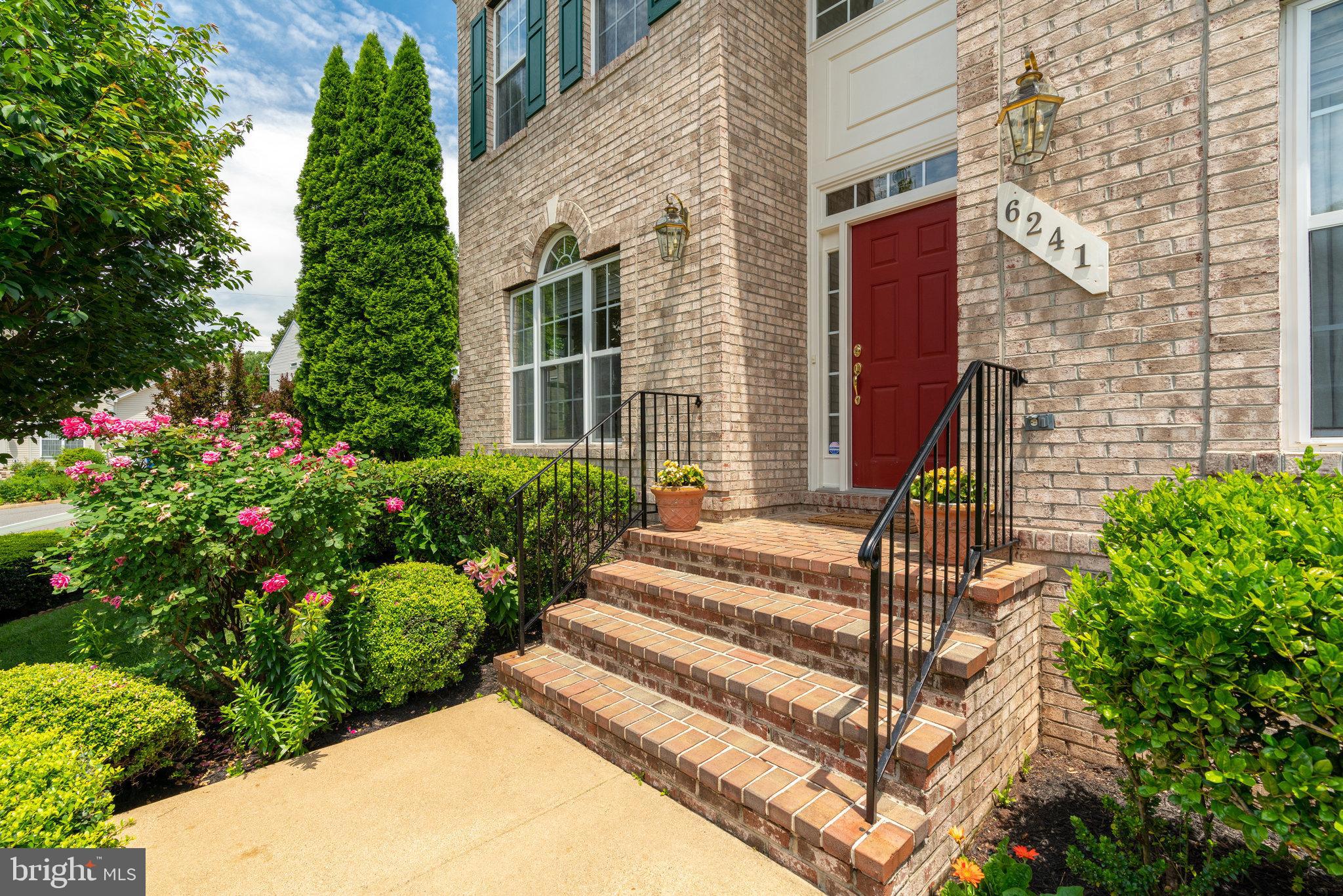 6241 Rolling Spring Court Springfield, VA 22152 - Photo 3 of 65