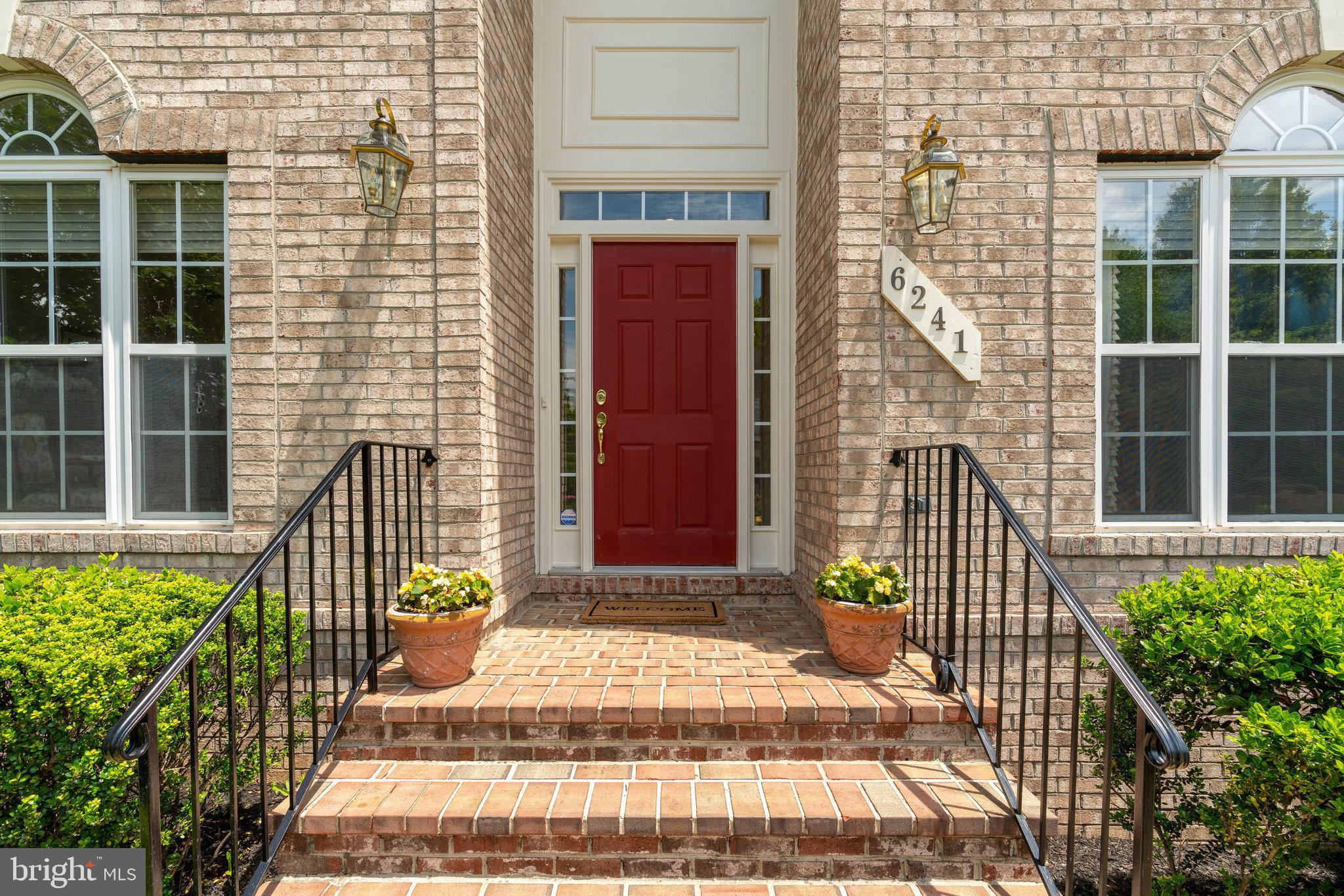 6241 Rolling Spring Court Springfield, VA 22152 - Photo 4 of 65